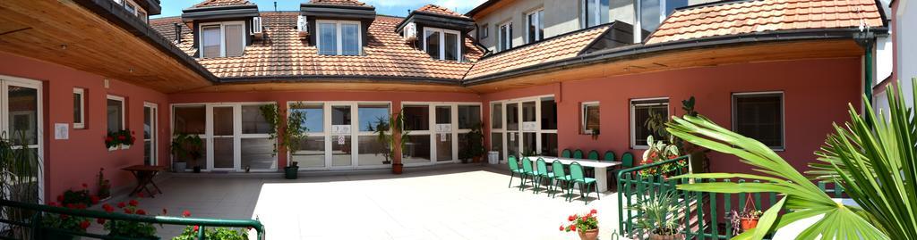 Terasa Pansiyon Novi Sad Dış mekan fotoğraf